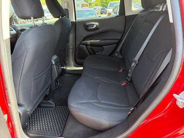 Used 2018 Jeep Compass Sport w/ Cold Weather Group AWD/4WD image 18