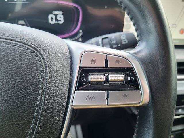 Used 2024 Kia Telluride EX w/ EX Captain's Chair Package image 23