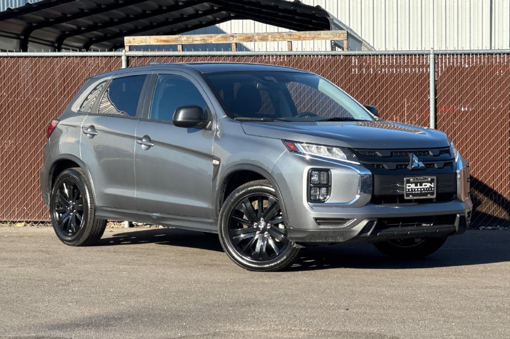 Used 2025 Mitsubishi Outlander Sport LE AWD/4WD image 2