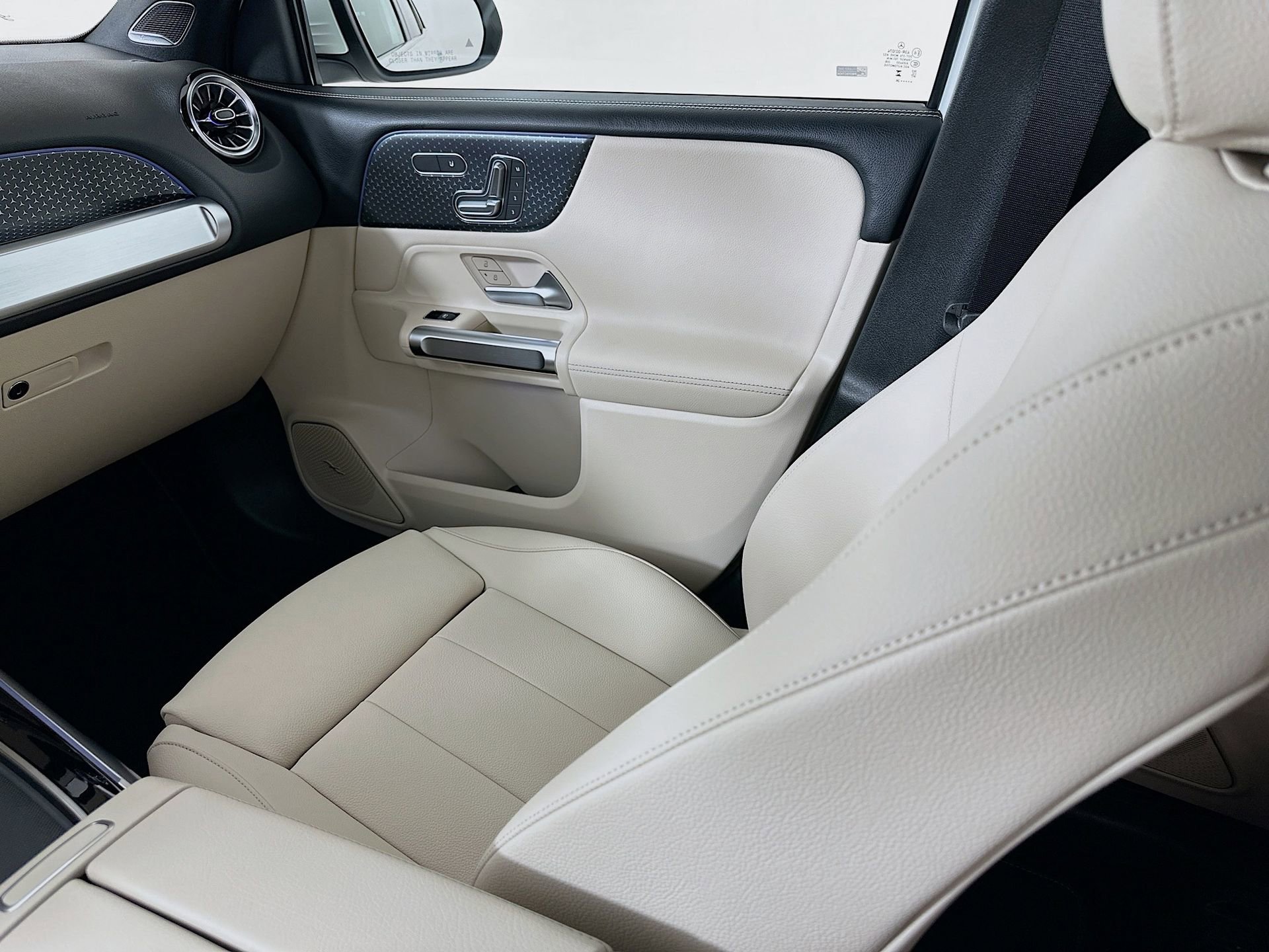 New 2026 Mercedes-Benz GLB 250 image 24