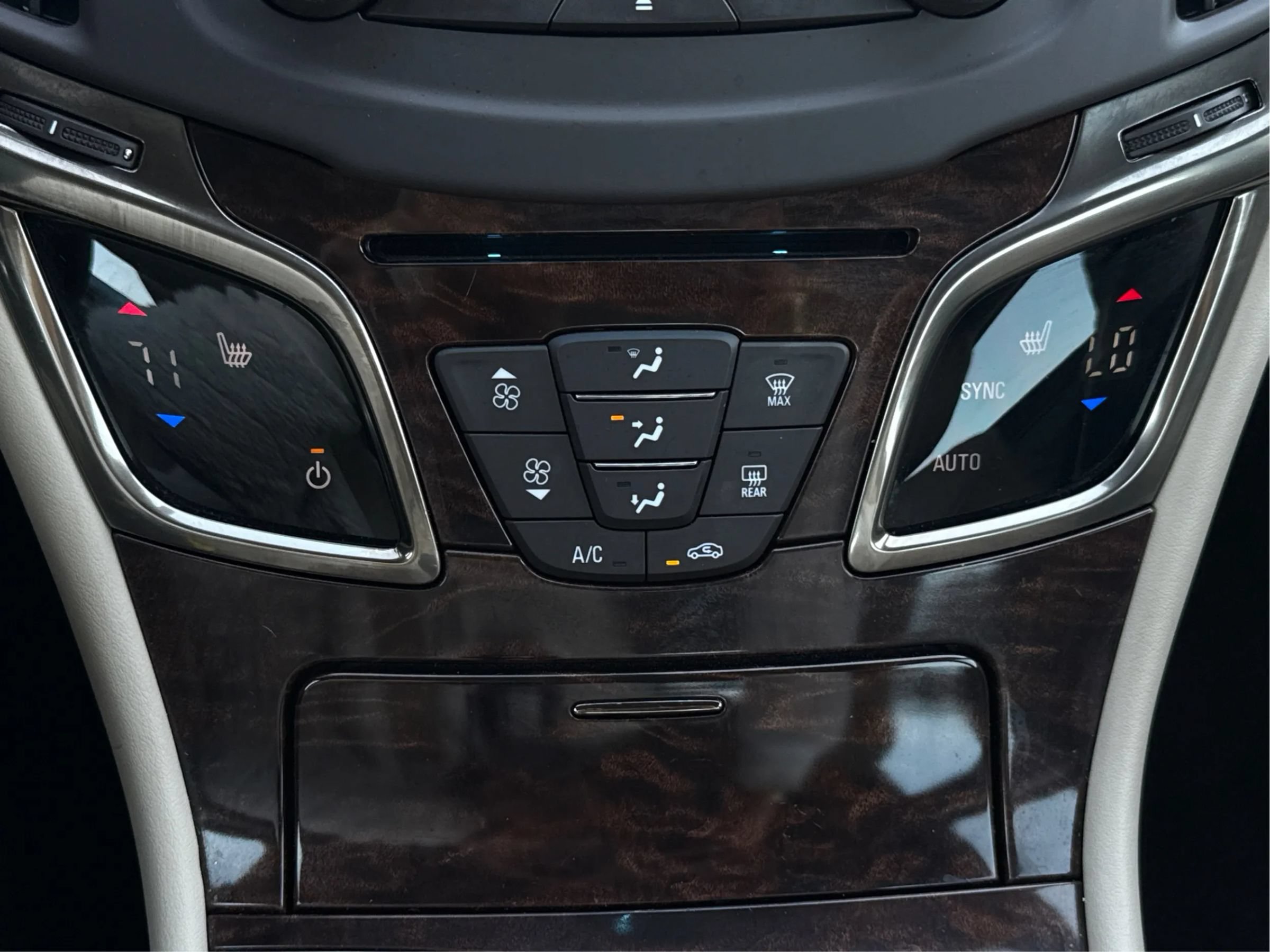 Used 2015 Buick LaCrosse Leather FWD image 27