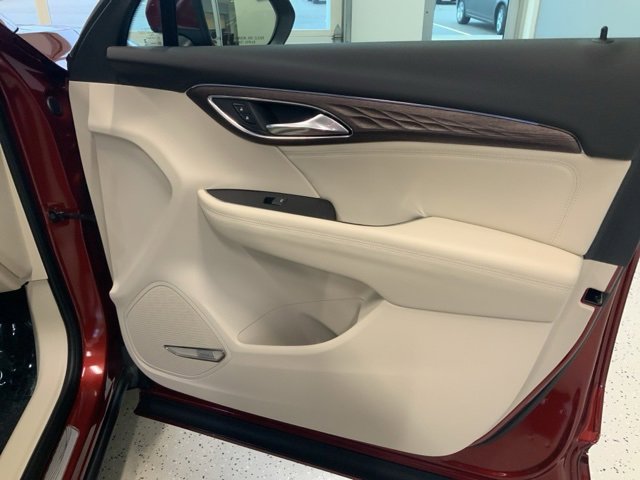 Used 2023 Buick Envision Avenir image 44