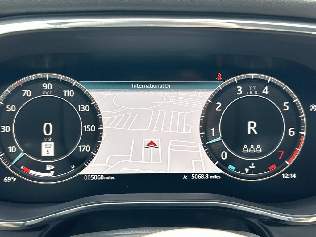Used 2024 Jaguar XF R-Dynamic SE AWD/4WD image 37