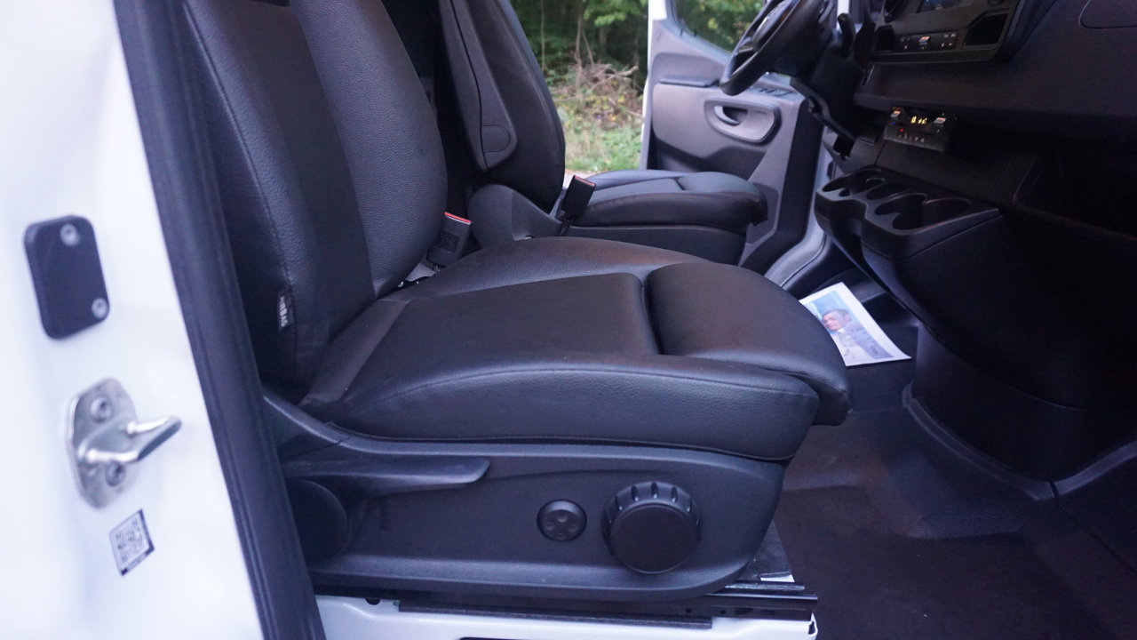 Used 2023 Mercedes-Benz Sprinter 2500 image 26