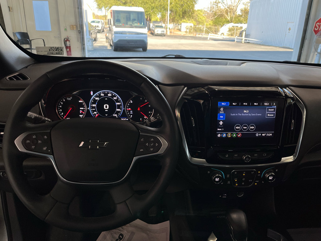 Used 2023 Chevrolet Traverse Premier w/ Redline Edition image 17