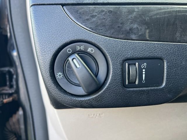 Used 2013 Dodge Grand Caravan SXT w/ Rear Park Assist Pkg image 10