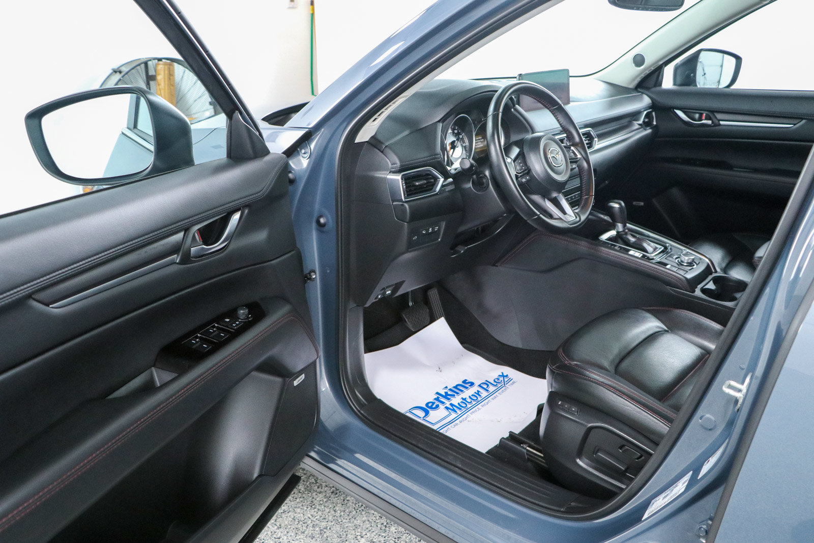 Used 2025 MAZDA CX-5 Carbon Edition AWD/4WD image 3