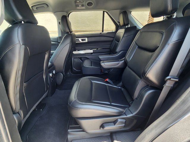 Used 2022 Ford Explorer XLT w/ Equipment Group 202A image 12