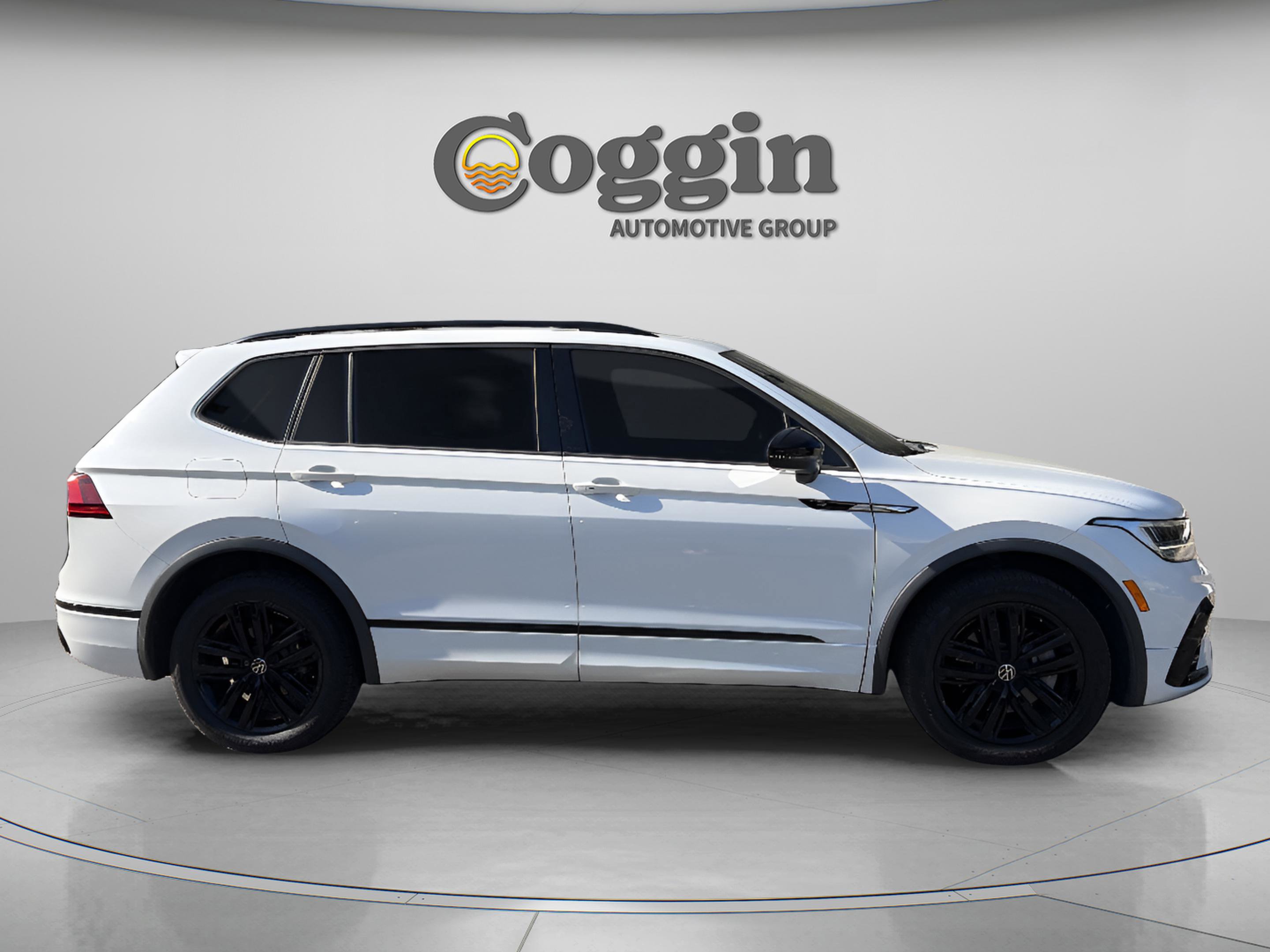 Used 2022 Volkswagen Tiguan SE R-Line image 7