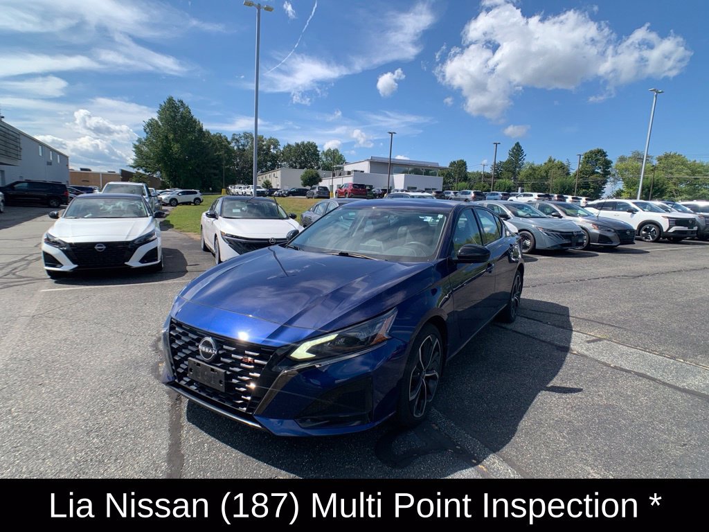 Used 2023 Nissan Altima 2.5 SR AWD/4WD image 8