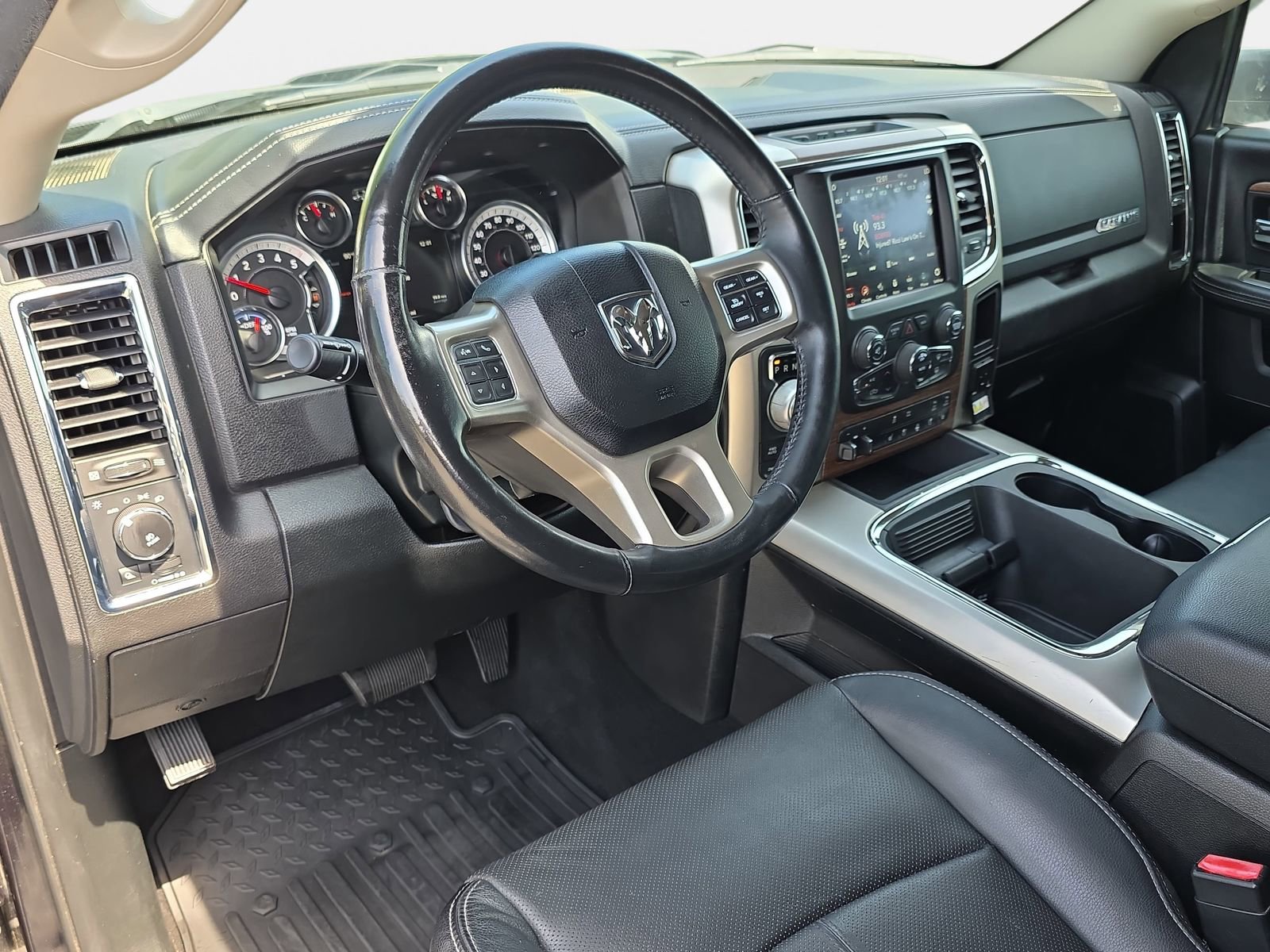 Used 2018 RAM 1500 Laramie w/ Convenience Group image 16