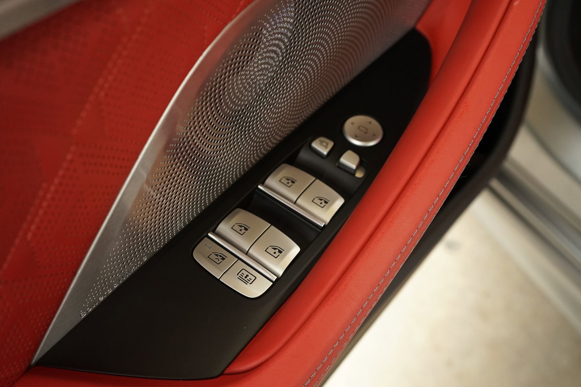Used 2025 BMW M8 Competition w/ M Carbon Exterior Package AWD/4WD image 32