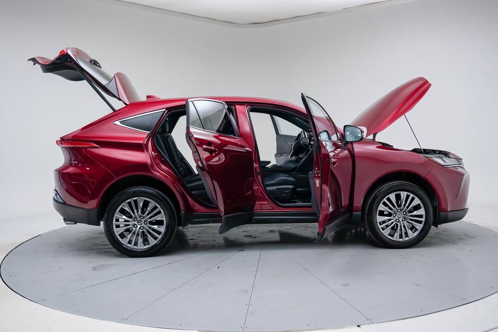 Used 2024 Toyota Venza Limited image 14