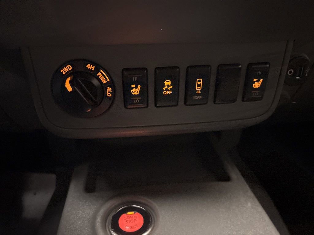 Used 2020 Nissan Frontier SV image 22