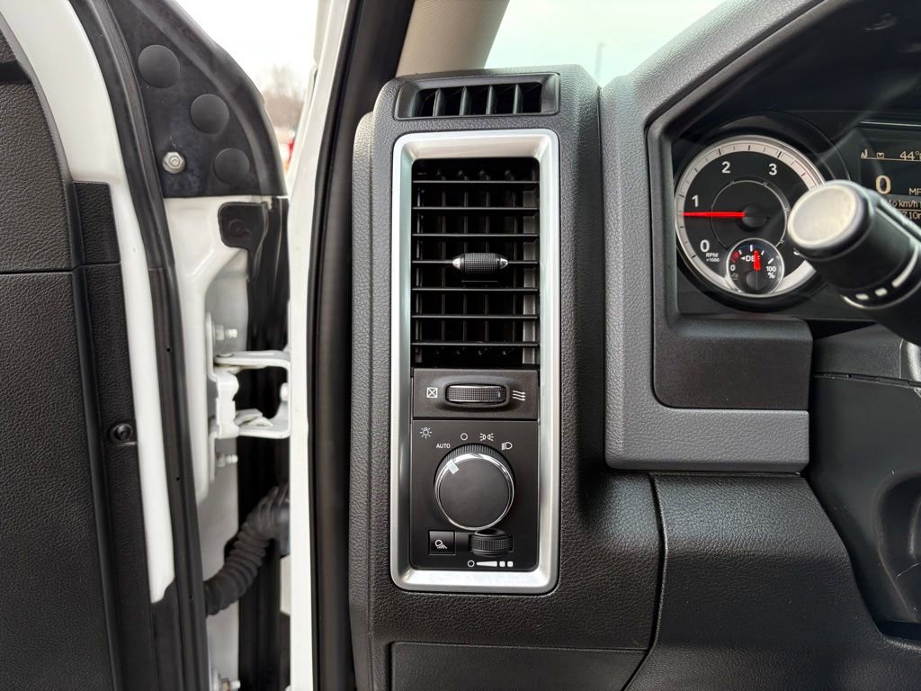 Used 2017 RAM 3500 SLT AWD/4WD image 22