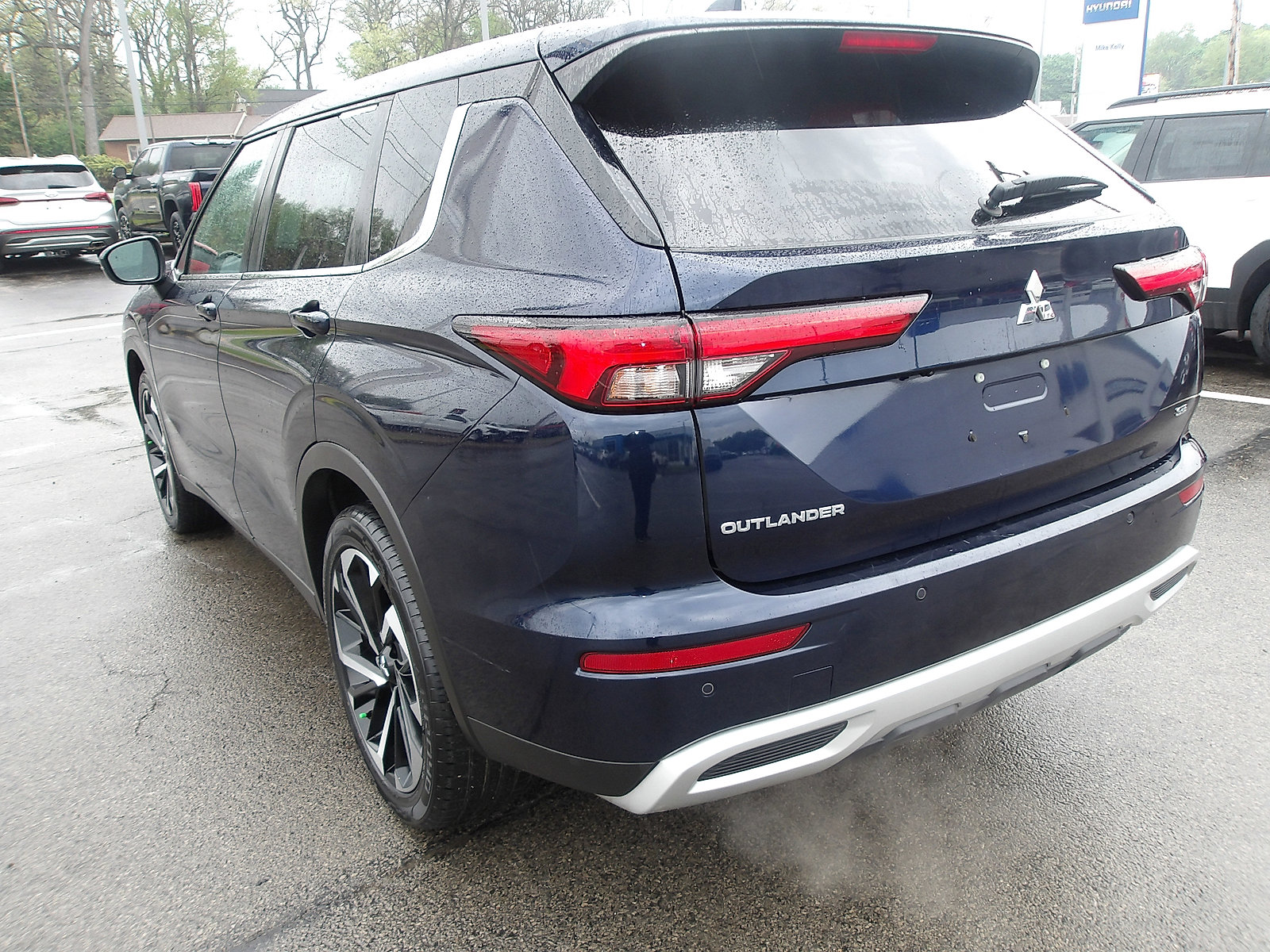 Used 2023 Mitsubishi Outlander SE AWD/4WD image 5