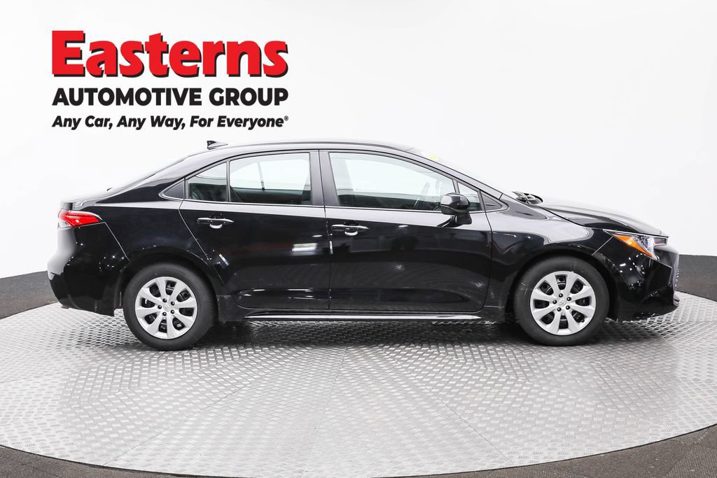 Used 2025 Toyota Corolla LE image 4