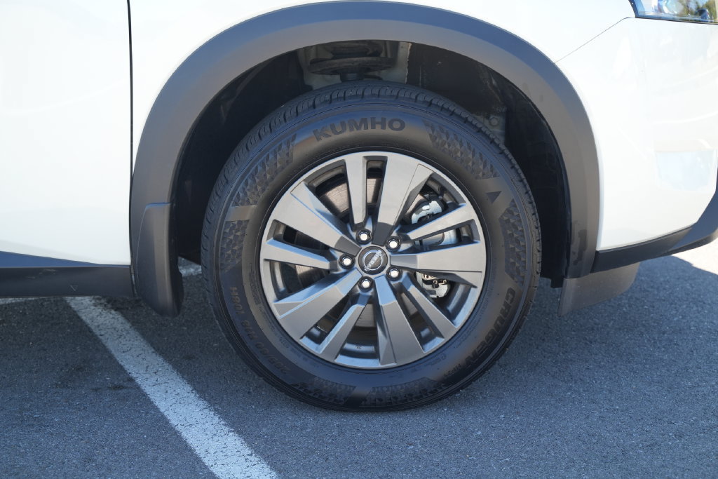 Used 2024 Nissan Pathfinder SV AWD/4WD image 47