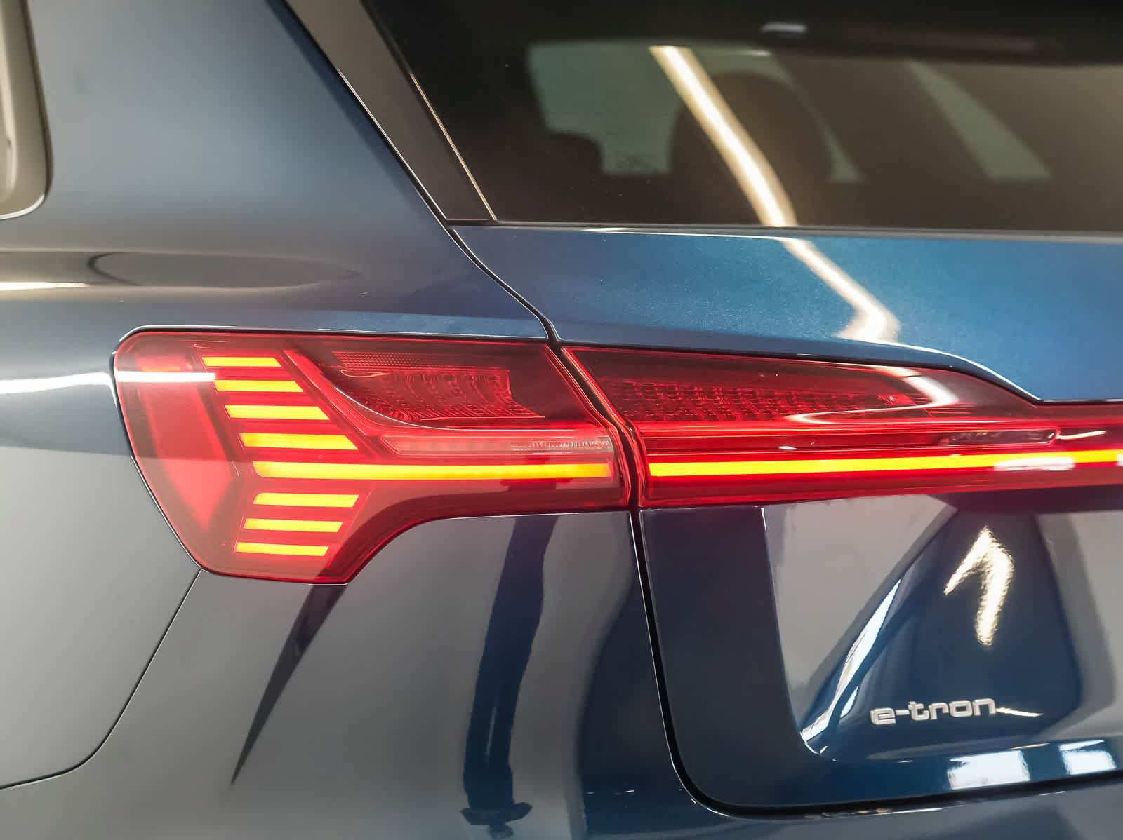 Used 2021 Audi e-tron Prestige w/ Prestige Package AWD/4WD image 14