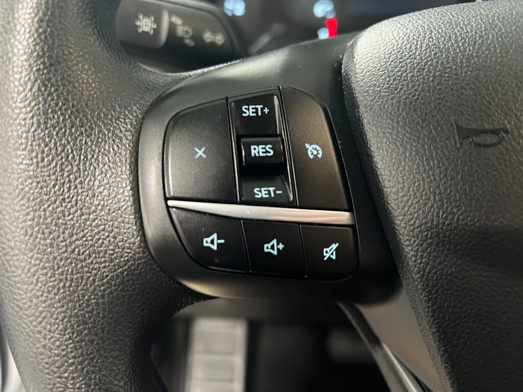 Used 2021 Ford Escape SE image 9