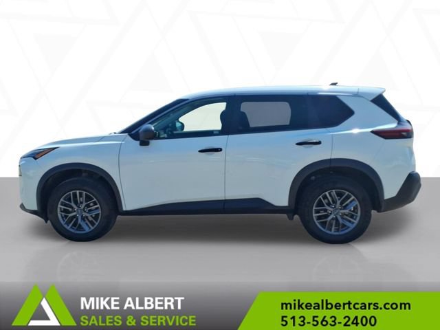 Used 2023 Nissan Rogue S AWD/4WD image 4