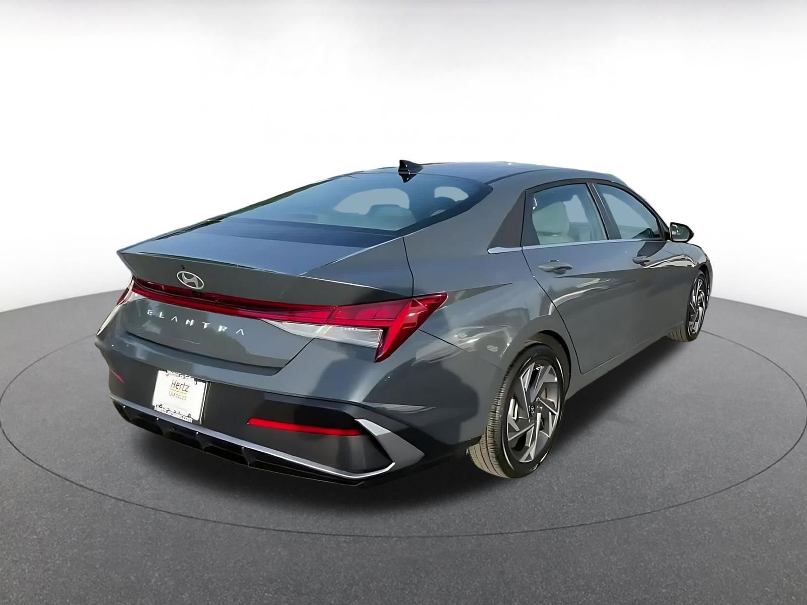 Used 2025 Hyundai Elantra SEL image 14