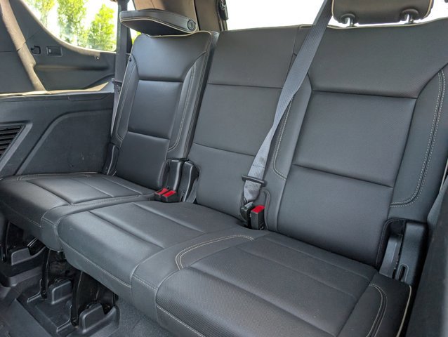 Used 2023 GMC Yukon SLT AWD/4WD image 13