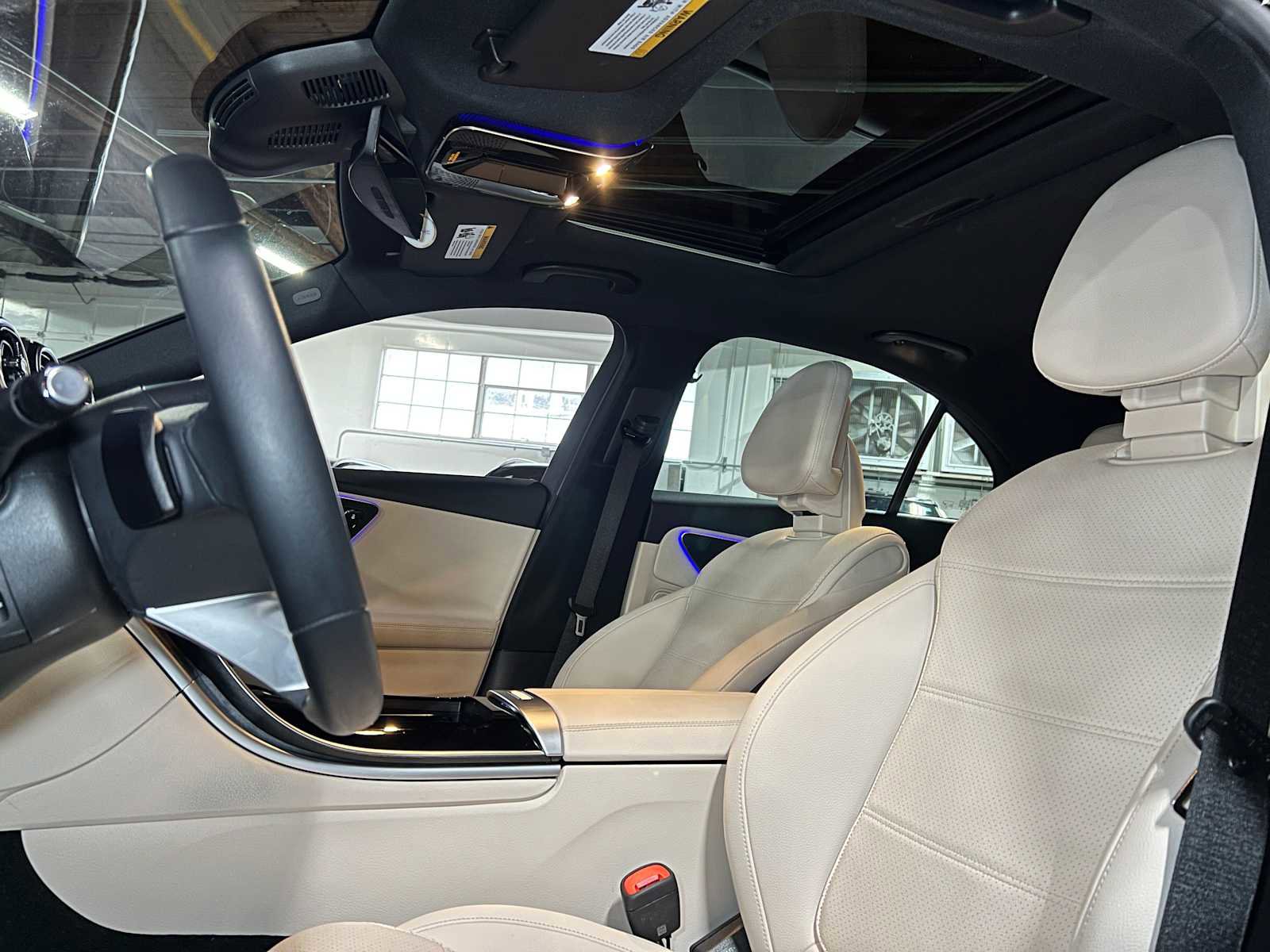 Used 2025 Mercedes-Benz C 300 4MATIC Sedan image 25