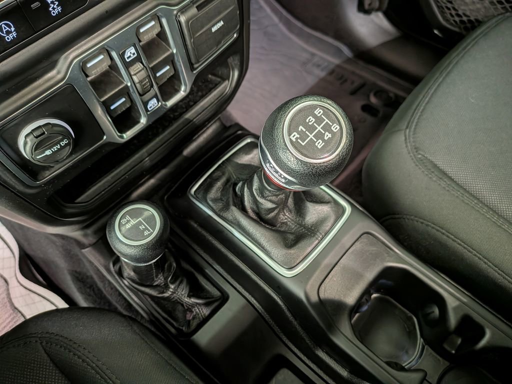 Used 2021 Jeep Gladiator Willys image 29