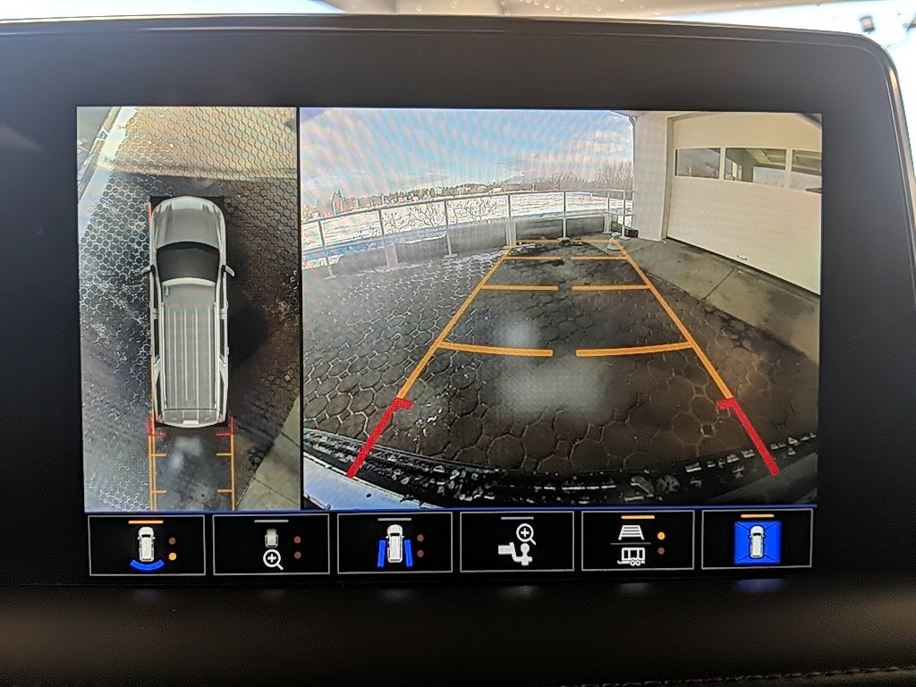 Used 2022 Chevrolet Suburban Z71 w/ Luxury Package image 25