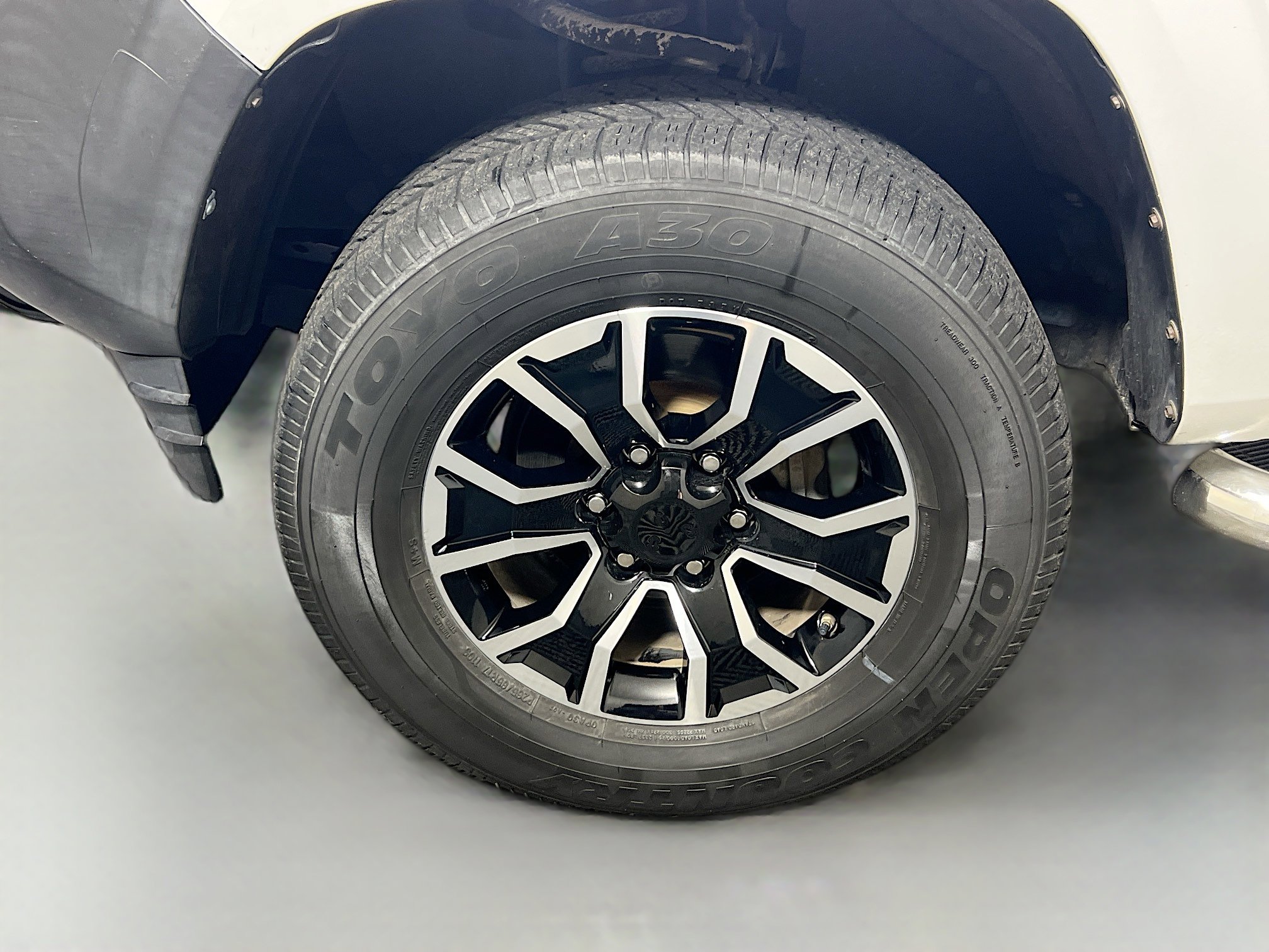 Used 2018 Toyota Tacoma SR image 13