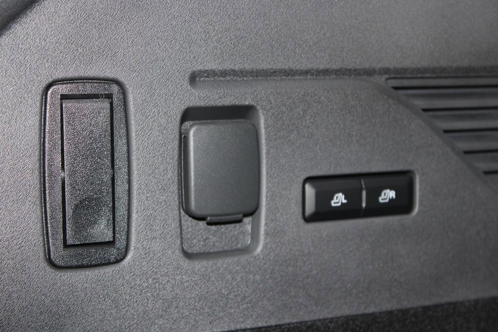 New 2026 Lincoln Nautilus Premier w/ Equipment Group 102A image 17