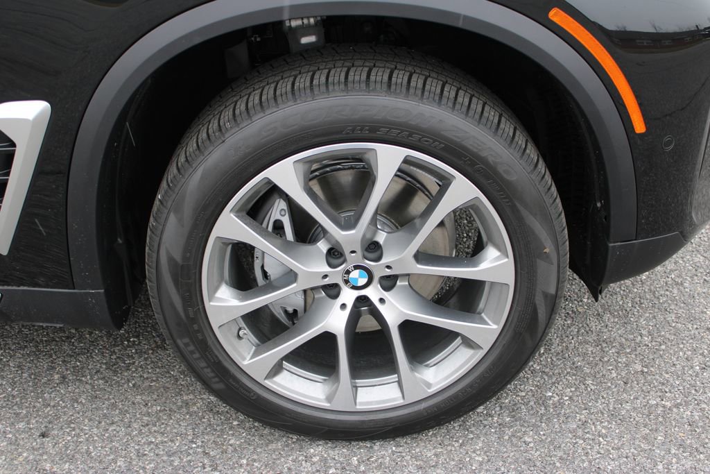 New 2026 BMW X5 xDrive40i w/ Executive Package image 35