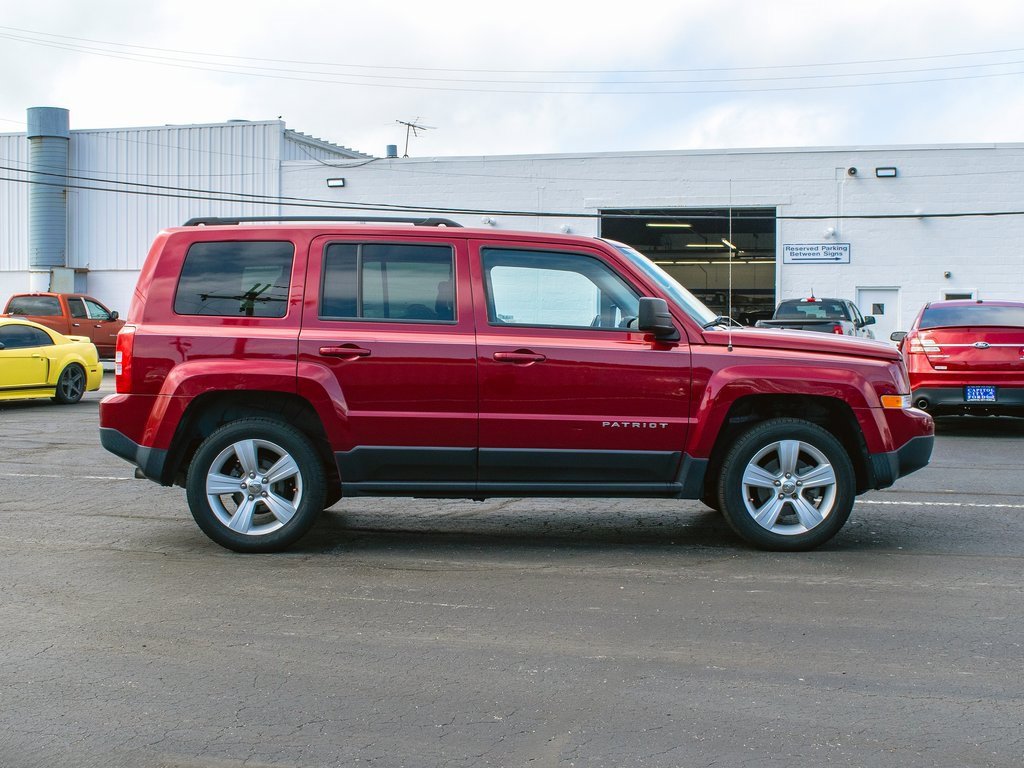 Used 2015 Jeep Patriot Latitude image 3