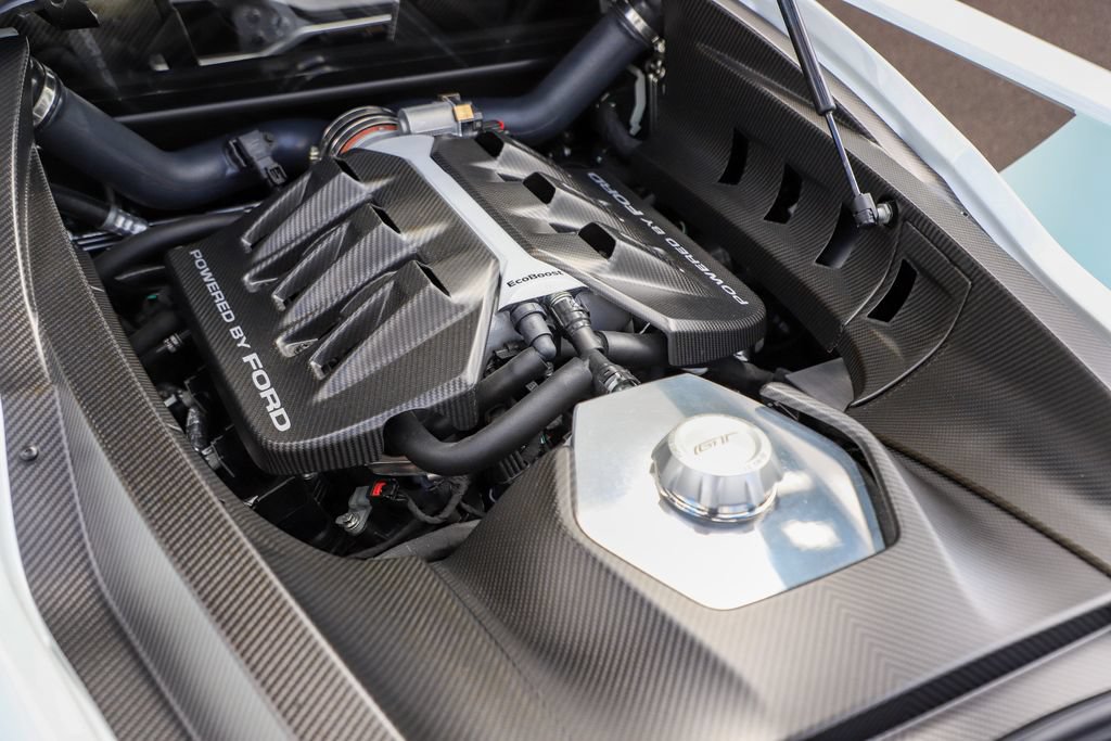 Used 2017 Ford GT RWD image 48