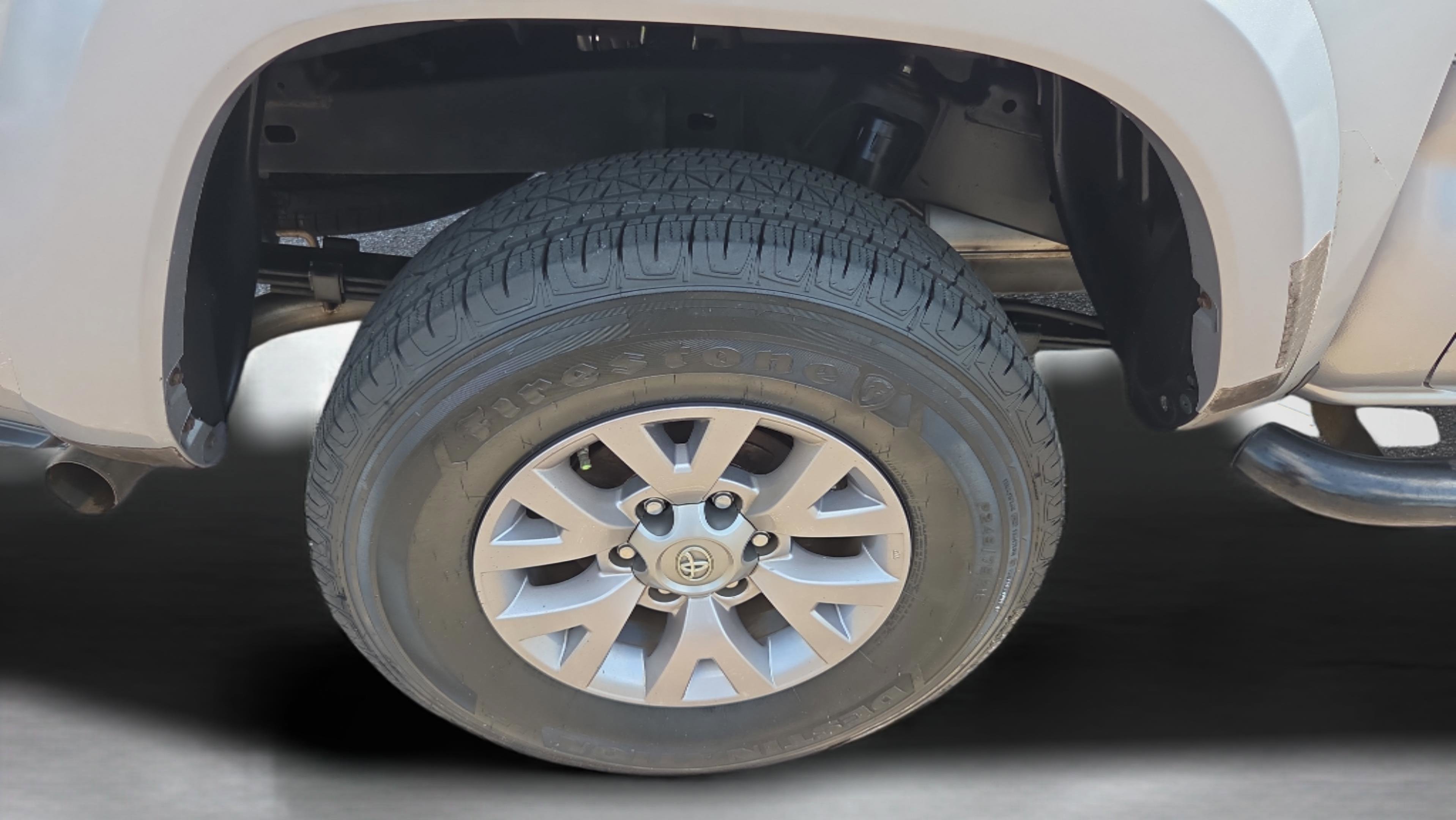 Used 2017 Toyota Tacoma SR5 w/ Tow Package RWD image 33