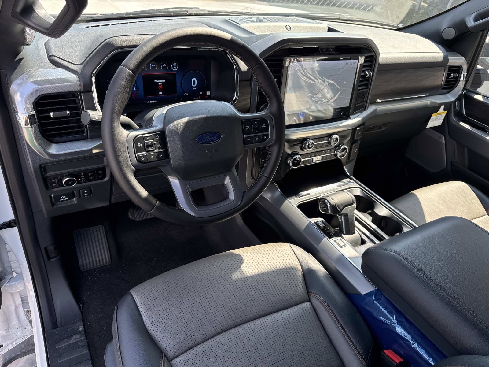 New 2025 Ford F150 Lariat w/ Equipment Group 501A Mid image 9