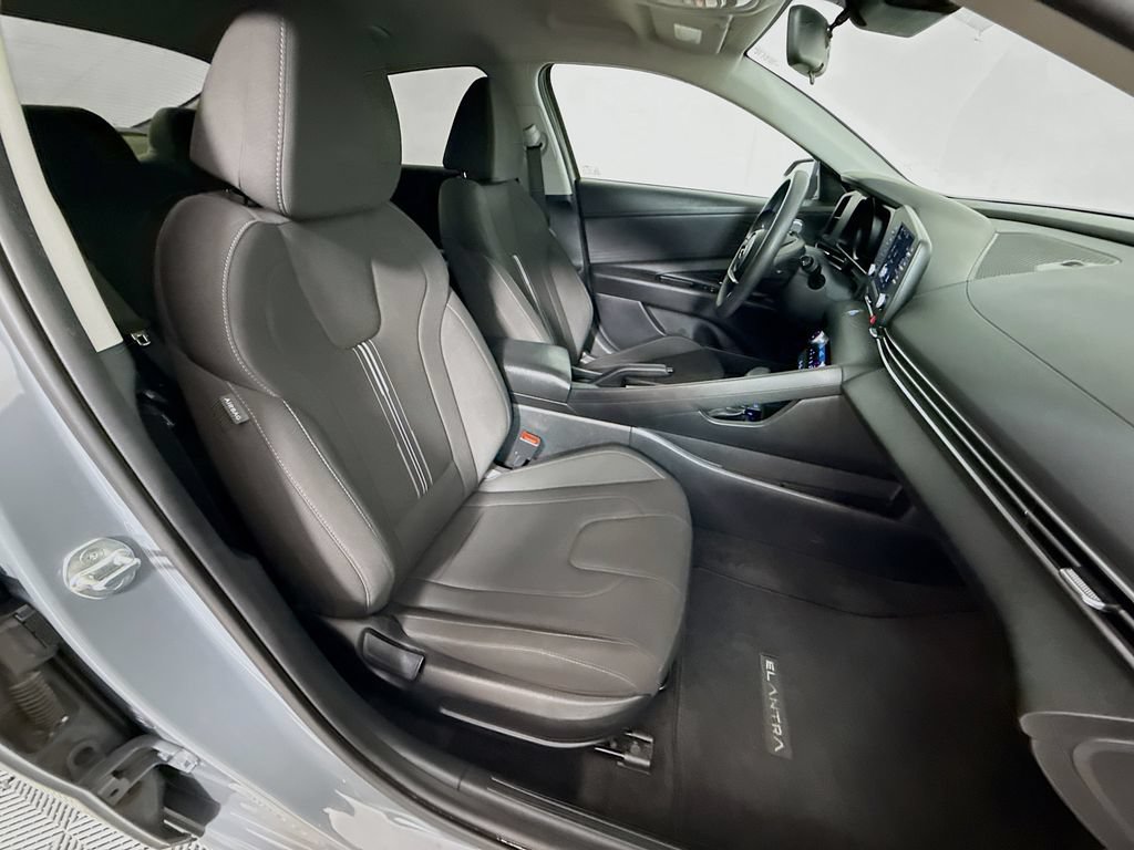 Used 2022 Hyundai Elantra SEL FWD image 26