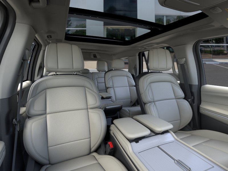 New 2026 Lincoln Navigator Reserve w/ Jet Appearance Package image 10