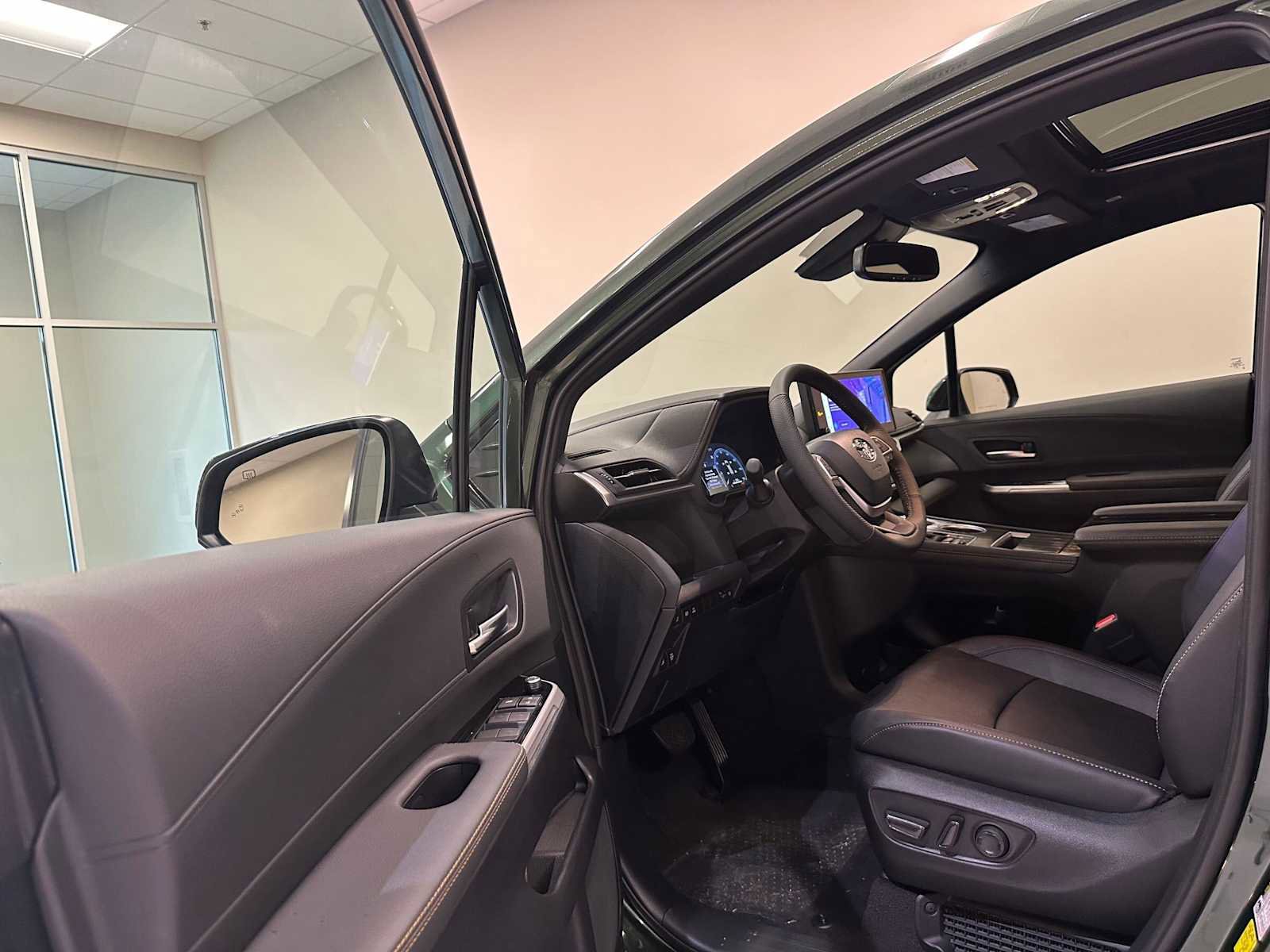 Certified 2026 Toyota Sienna XLE Woodland Edition image 23