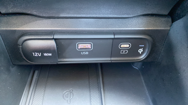 Certified 2024 Kia Telluride SX Prestige w/ Towing Package AWD/4WD image 37