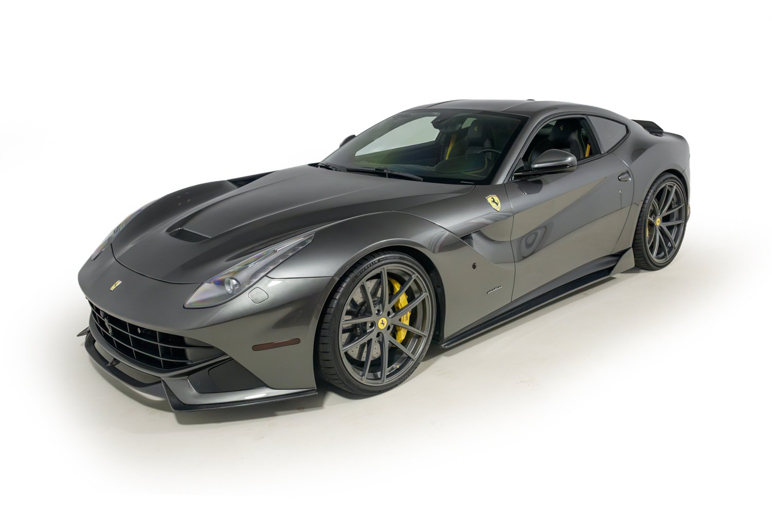Used 2016 Ferrari F12 Berlinetta RWD image 2