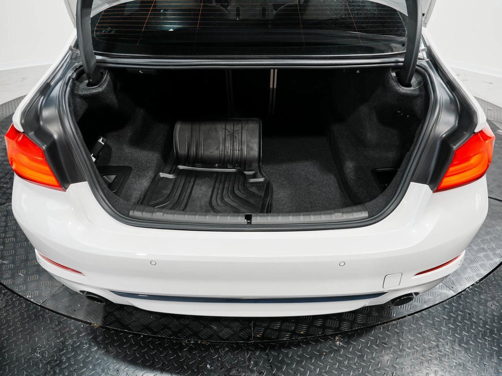 Used 2018 BMW 530i xDrive image 38