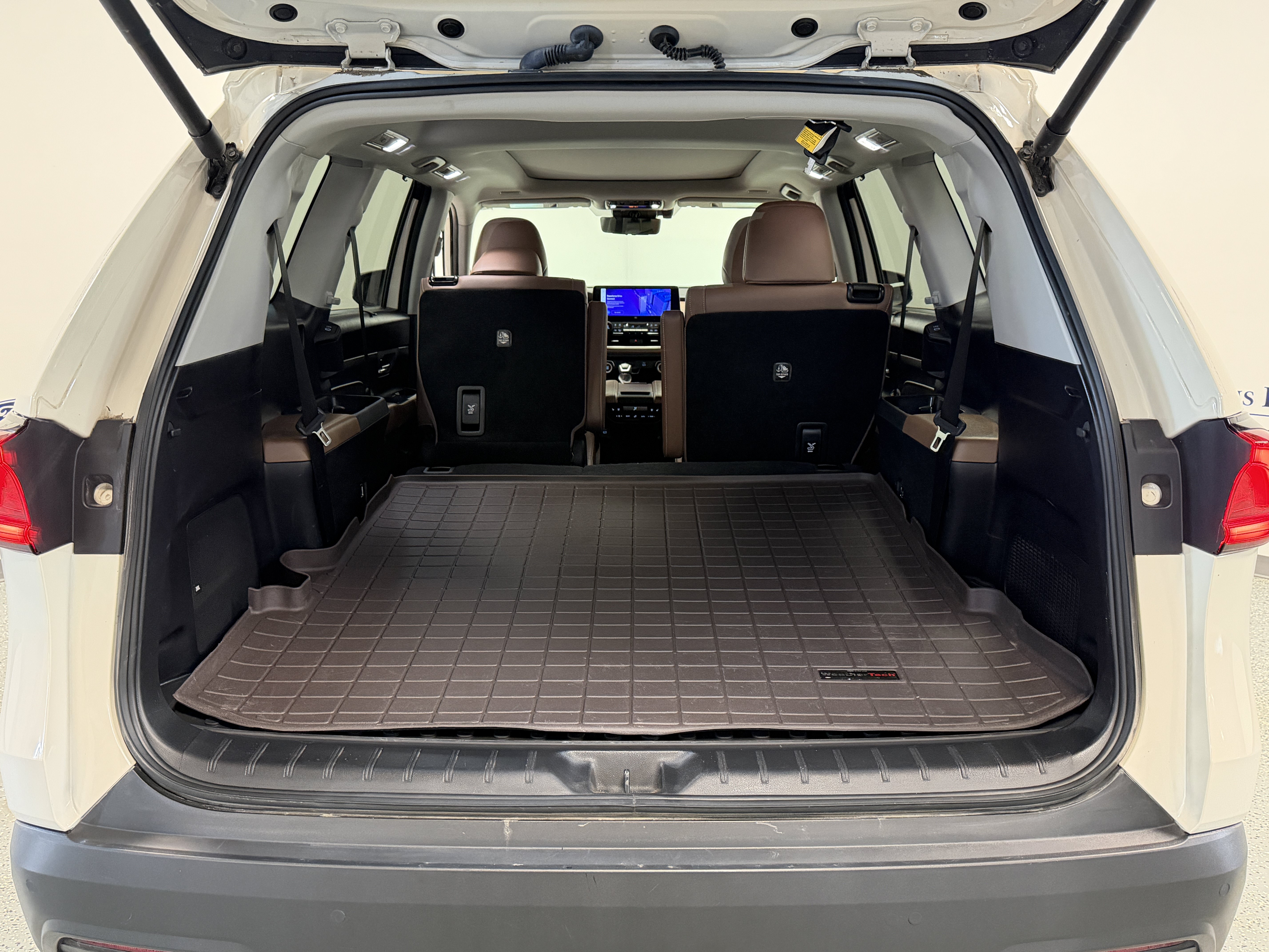 Used 2024 Toyota Grand Highlander AWD image 27