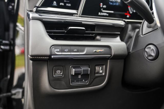Used 2024 Cadillac Escalade ESV V w/ LPO, Floor Liner Package AWD/4WD image 32