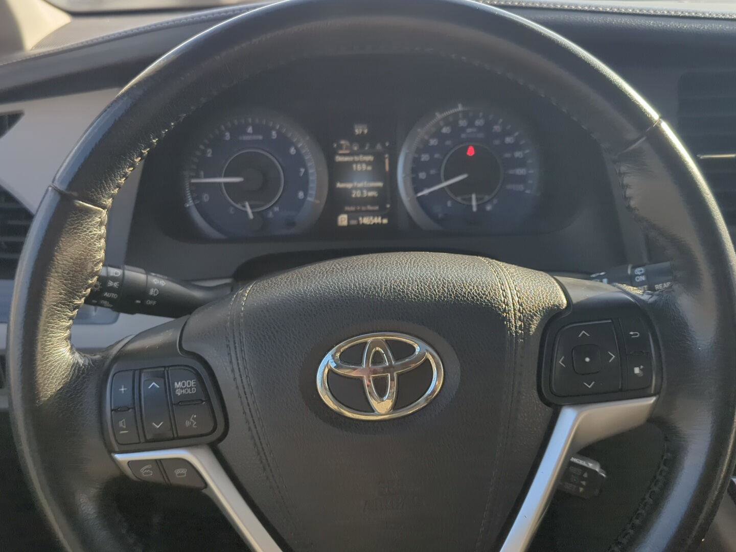 Used 2016 Toyota Sienna XLE Premium w/ Outdoor Package image 12