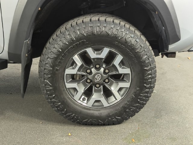 Used 2021 Toyota Tacoma TRD Off-Road AWD/4WD image 13