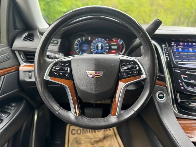 Used 2020 Cadillac Escalade ESV Luxury AWD/4WD image 24
