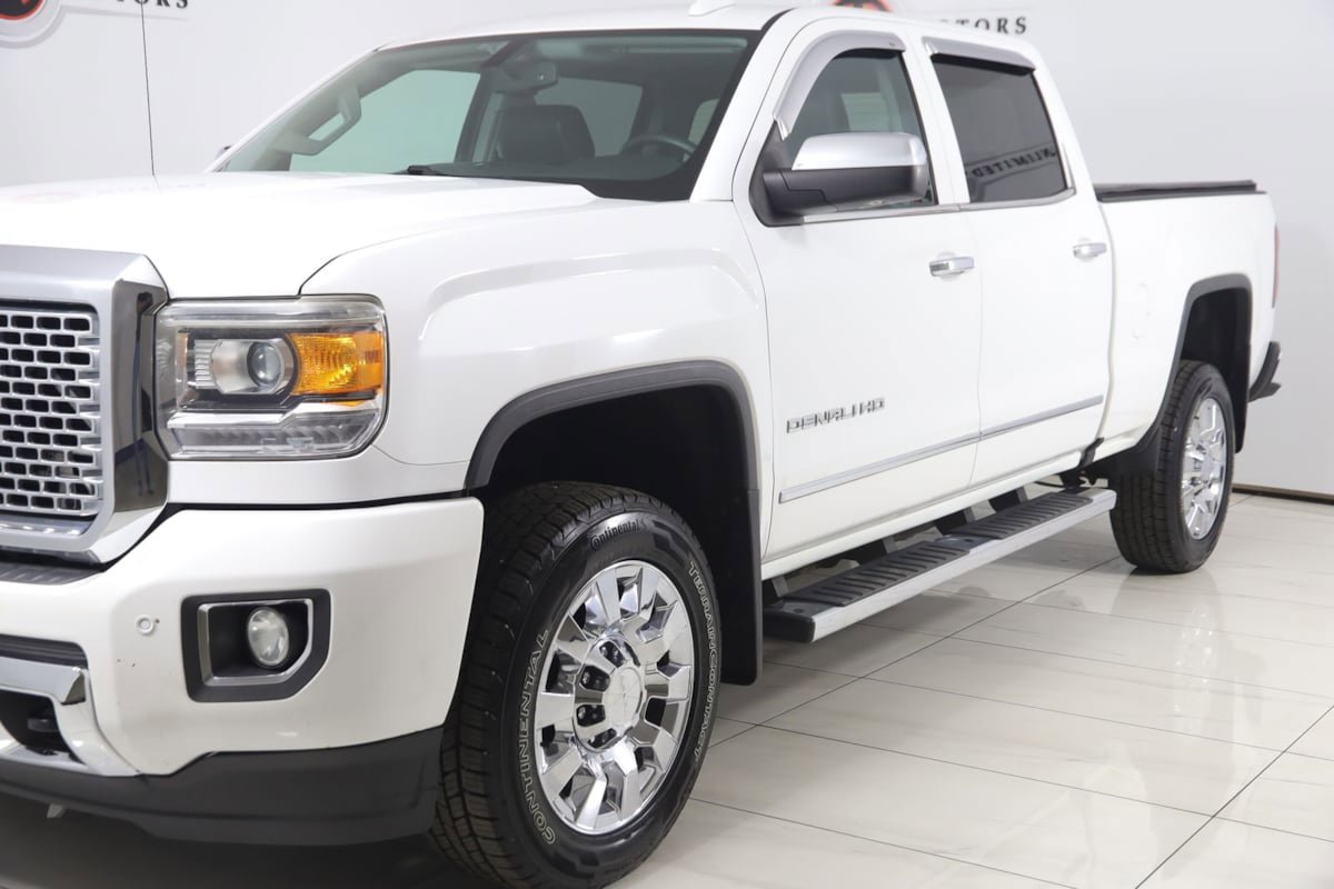 Used 2016 GMC Sierra 2500 Denali w/ Suspension Package, Off-Road AWD/4WD image 50