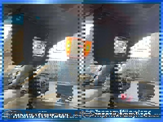 Used 2015 Toyota Sienna XLE Premium w/ Four Season Floor Mat Package image 34